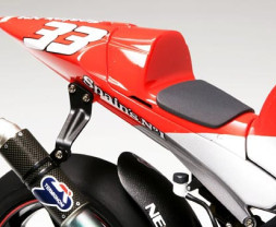 1:12 Yamaha YZR-M1 '04 No.7/No.33