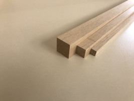 Balsa Prisma 25 x 25 x 250 mm