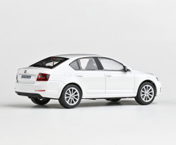 1:43 Skoda Octavia III (2012) – Candy-Weiß