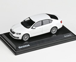 1:43 Skoda Octavia III (2012) – Candy-Weiß