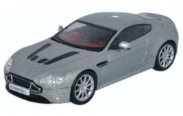 1:43 Aston Martin V12 Vantage S Lightning Silver