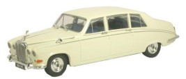 1:43 Daimler DS420 Old English White