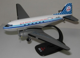 1:100 Douglas DC-3, KLM Royal Dutch Airlines, 1960s Colors (Snap-Fit)