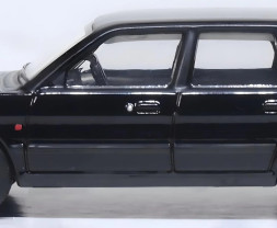 1:76 Austin Maestro Black