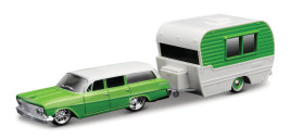 1:64 Maisto Design Tow+Go Chevy Biscayne Wagon & Classic Craft