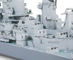 1:700 USS Missouri BB-63 (Water Line Series)