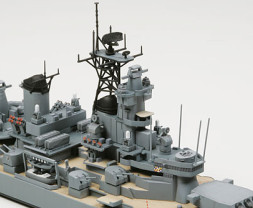1:700 USS New Jersey BB-62 (Water Line Series)