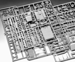 1:72 sWS w/ FlaK 43 and Sd.Ah58 Ammo Trailer (Model Set)