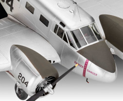 1:48 Beechcraft Model 18 (Model Set)