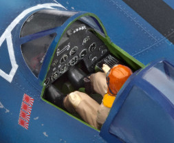 1:32 Vought F4U-1A Corsair (Model Set)