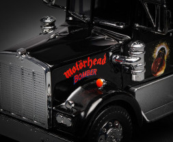1:50 Heavy Metal Trucks – Motörhead Bomber