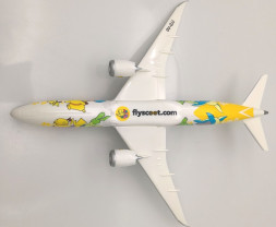 1:200 Boeing B787-9 Scoot ″Pokémon″ Colors, Named ″Pikachu Jet″ (Snap-Fit)