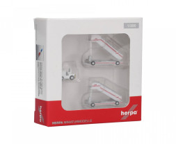 1:200 Historic Passenger Stairs and Tractor TWA