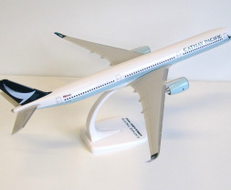 1:200 Airbus A350-1041 Cathay Pacific ″2010s″ colors (Snap-Fit)