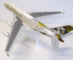 1:200 Airbus A380-861 Etihad Airways Mid ″2010s - Facets of Abu Dhabi″ Colors (Snap-Fit)