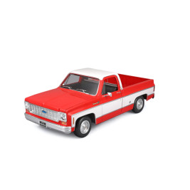1:18 Chevrolet C10 Cheyenne Super 1974 (Red/White)