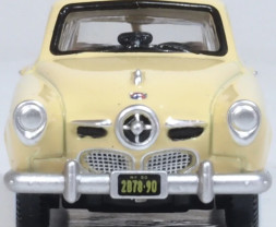 1:87 Studebaker Champion Starlight Coupe 1950 Tulip Cream