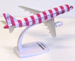 1:200 Airbus A320-214 Condor ″Breast Cancer Awareness″ Colors (Snap-Fit)
