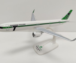 1:200 Airbus A321-252NX Transavia ″Transavia Holland Retro″ Colors, Named ″John Block″ (Snap-Fit)