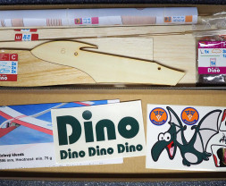 Hiesbök mini Dino – Schulsegler, Spannweite 780 mm (Bausatz)