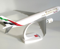 1:200 Boeing B777-F Emirates Sky Cargo (Snap-Fit)