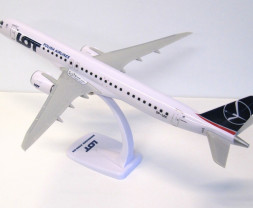 1:100 Embraer E195-E2 (ERJ 190-400 STD) LOT Polish Airlines ″2010″ Colors (Snap-Fit)