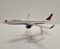 1:200 Airbus A321-271NX Delta Air Lines ″2010s″ Colors (Snap-Fit)
