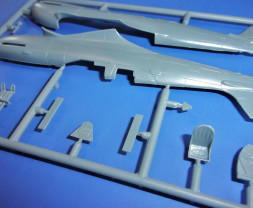 1:72 Supermarine Spitfire Tr.9 ″Military Services″