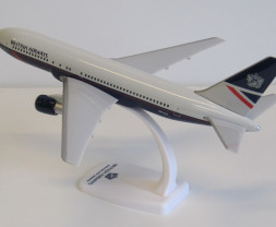 1:200 Boeing B767-2B7ER British Airways ″Landor″ Colors (Snap-Fit)