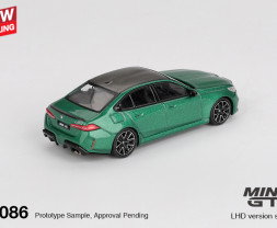 1:64 BMW M5 (90) Isle of Man 2024 Green Metallic