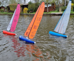Tango RTR Speedsegelboot RG65 (Rot)