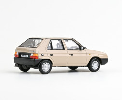 1:43 Skoda Favorit 136L (1988) – beige