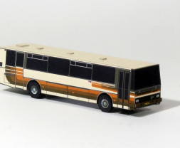 1:100 Gastfreundschaft in Lípa und Fernbus Karosa LC 735 (Ausschnitt)
