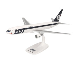 1:200 Boeing B767-35D(ER), LOT Polish Airlines, 1980s Colors (Snap-Fit)