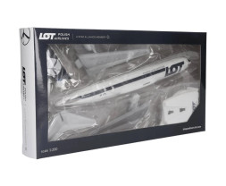 1:200 Boeing B767-35D(ER), LOT Polish Airlines, 1980s Colors (Snap-Fit)