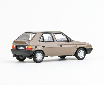1:43 Skoda Favorit 136L (1988) – Brauner Stein